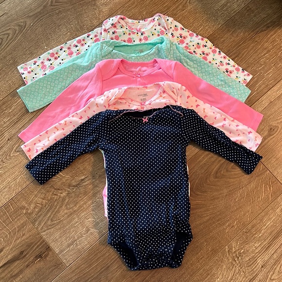 5 like new bodysuits! 🙃 - Picture 1 of 6